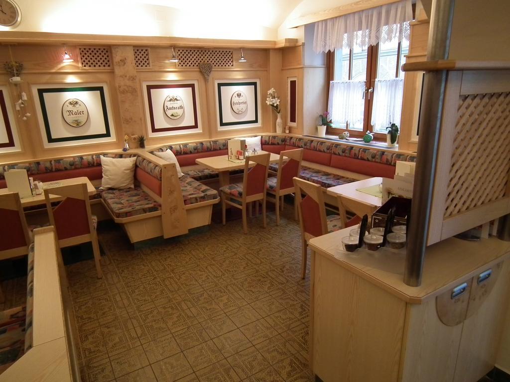 Hotel Die Traube アドモント エクステリア 写真