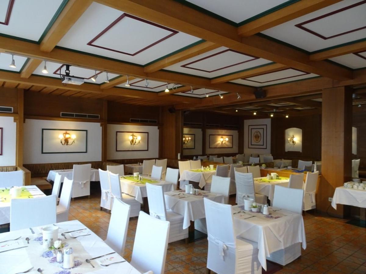 Hotel Die Traube アドモント エクステリア 写真