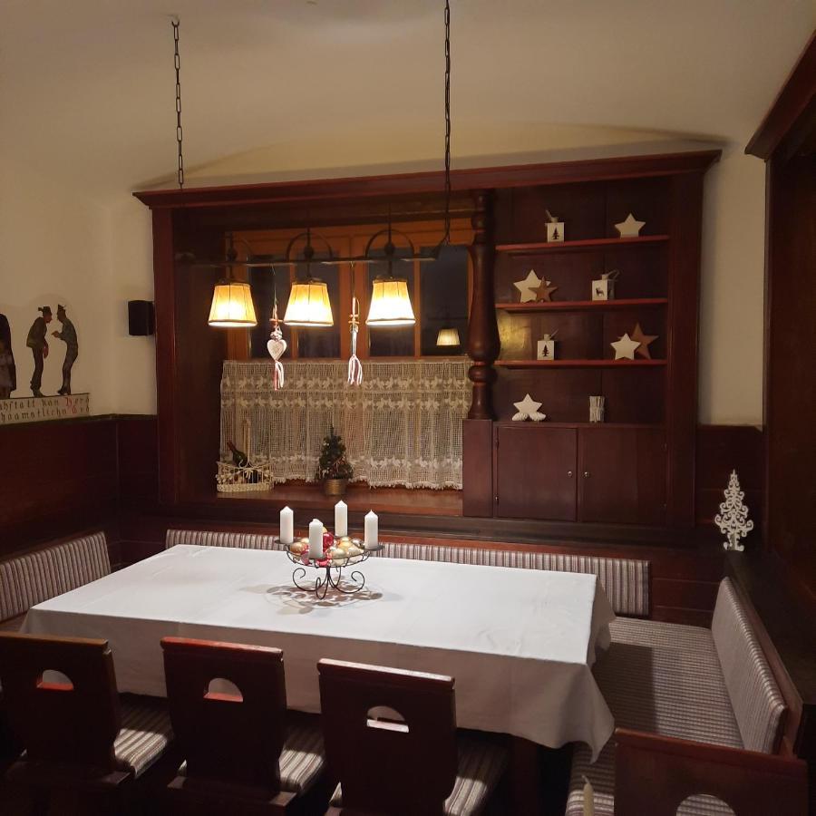 Hotel Die Traube アドモント エクステリア 写真
