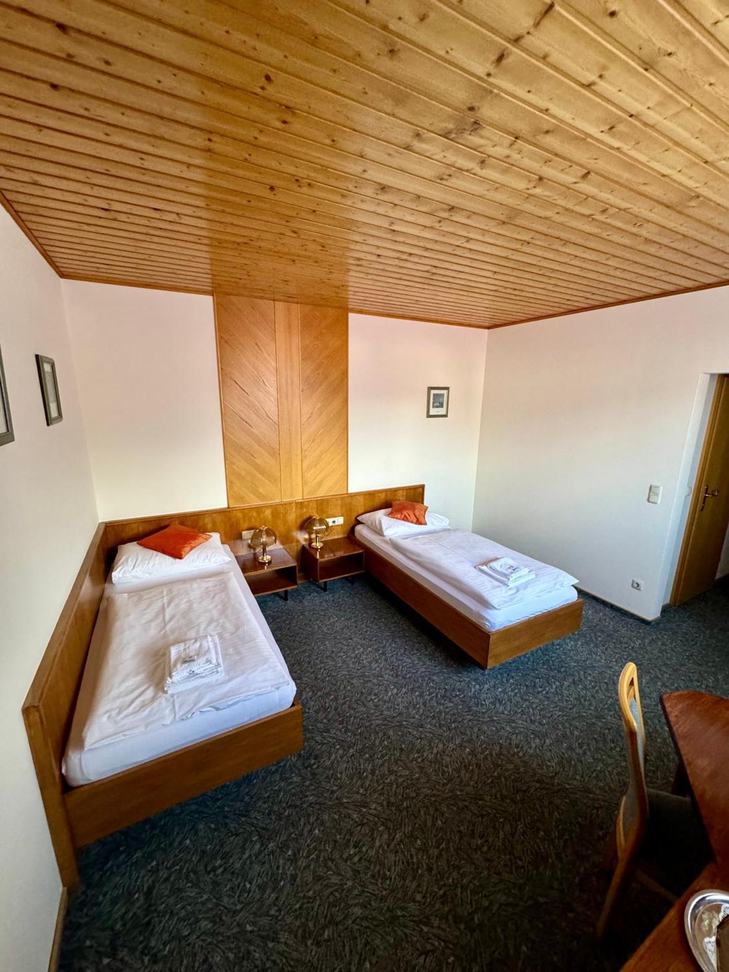 Hotel Die Traube アドモント エクステリア 写真